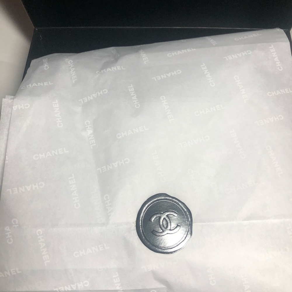 Authentic Chanel Keepsake Storage Gift Box - Picture 2 of 4